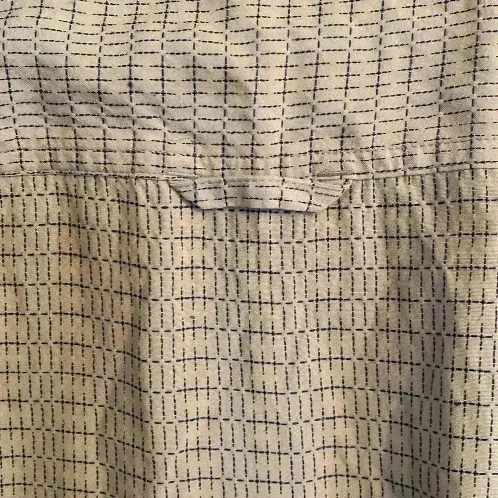 Northface men’s button up cream and blue collared shirt